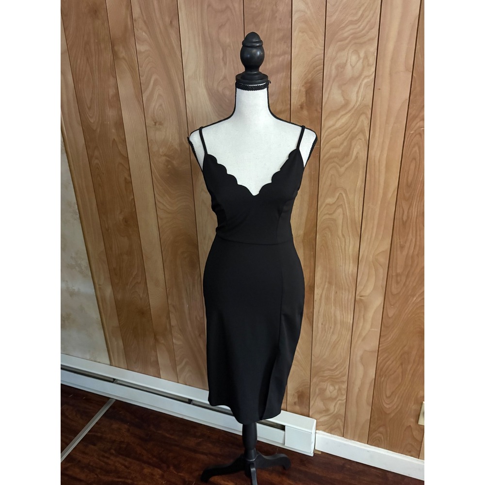 Socialite Black Scalloped Neckline Midi Dress Sleeveless Sheath XS